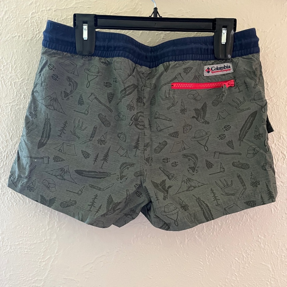 Columbia Retro Micro Cargo shorts Women size medium